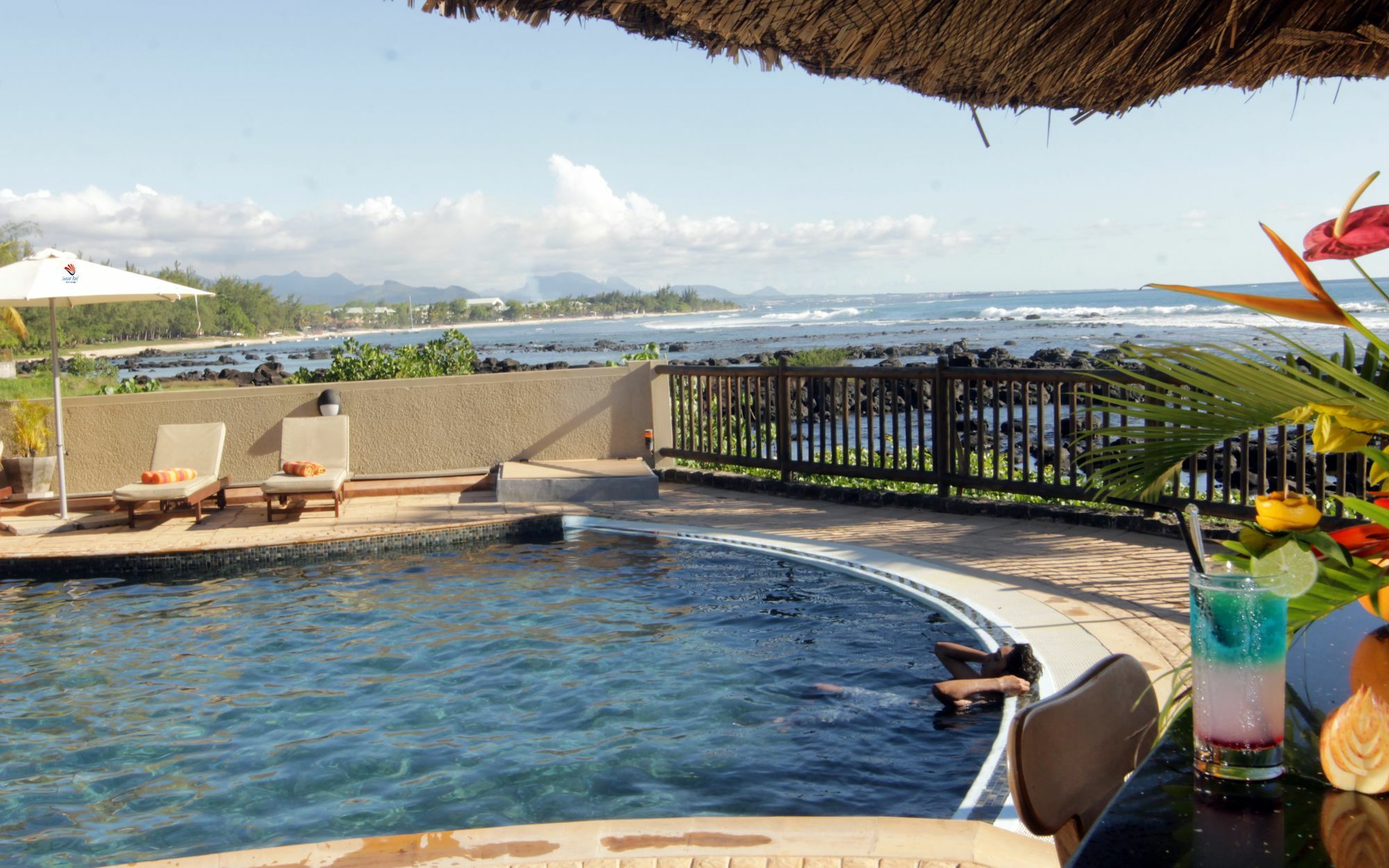 Sunset Reef Resort & Spa ポワント・オー・ピマン エクステリア 写真