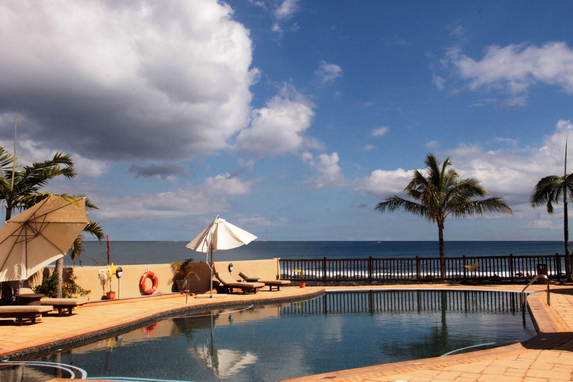 Sunset Reef Resort & Spa ポワント・オー・ピマン エクステリア 写真